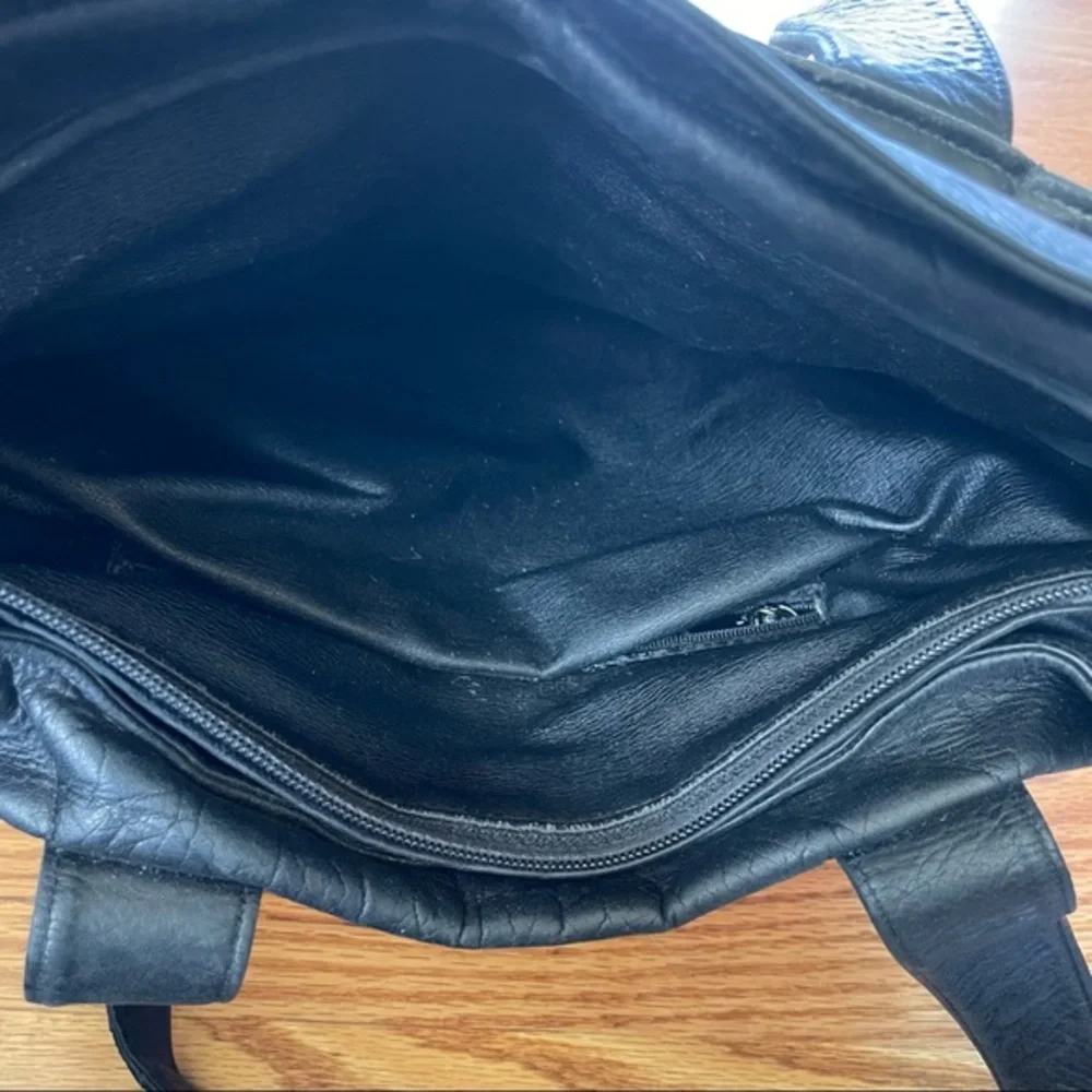 Perlina‎ NY Smooth Black Leather Square Tote - Picture 11 of 16